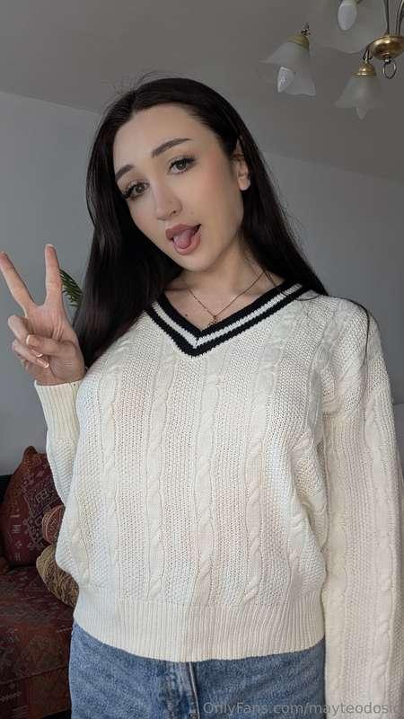 Still having a chill day… or am I the highlight? 😇