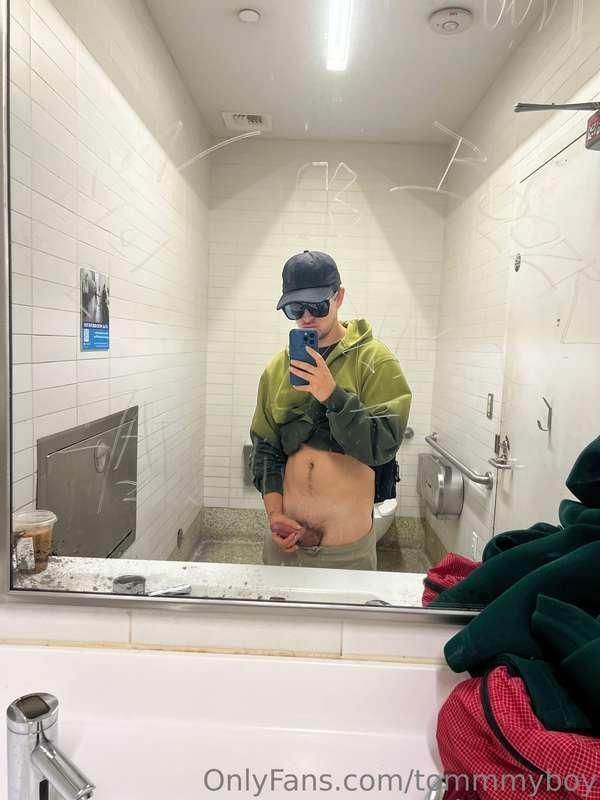 Airports make me H worD