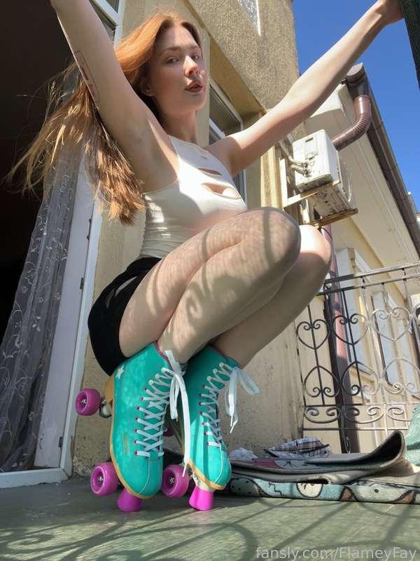 Let's rollerblade together? 🛼

✦ #hugetits #ginger #redhead #petite #skinny #tiny #sporty #fyp #egirl #thick ✦