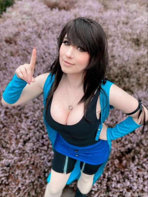Sum wholesome Rinoa cosplay tonight!  We upgraded our camera..