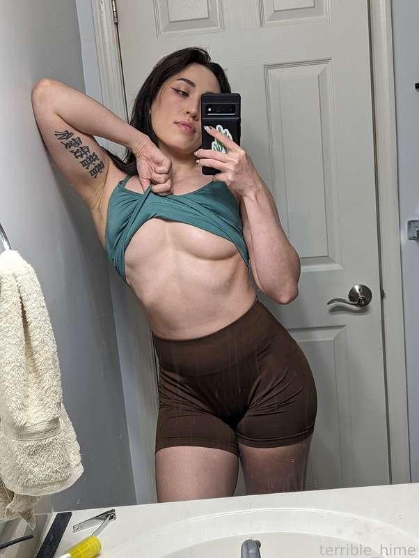 just airing out my underboob sweat, good workout today