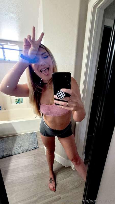 about to clean the house nakey 💋