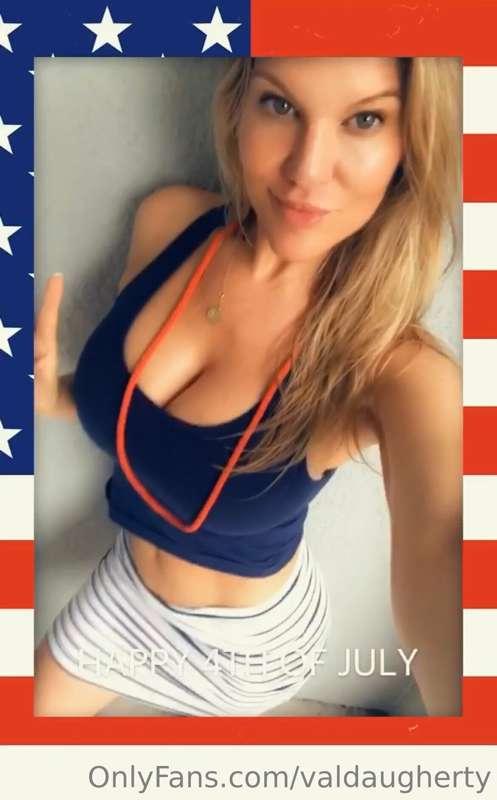 Happy 4th of July!! ⭐️ Let’s have a great day!!