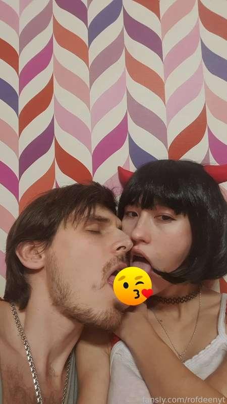Kiss Me

#fyp
#rofdeenyt #sexy #fetish
#girl #girlfriend
#tongue #longtongue #bigtongue #tonguefetish 
#lick #licking
#kiss #kissing
#tyneedfor 
#boy #boyfriend
#couple

@tyneedfor