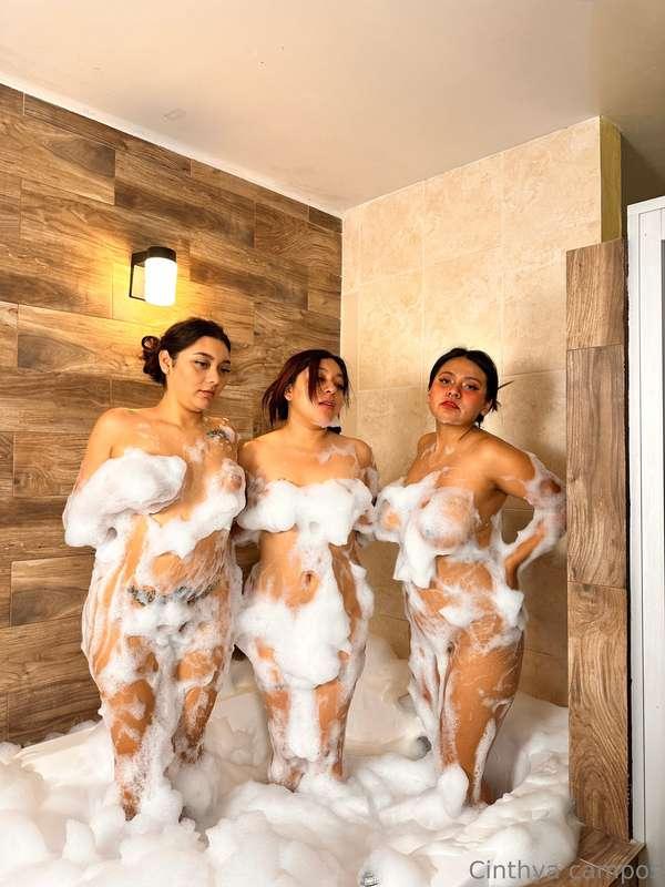 @lovely.gdr @astrid_vegaoficial qué rico jacuzzi esperen vid..