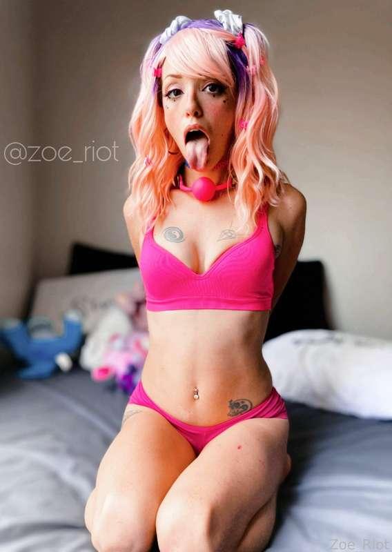 zoe_riot image #26