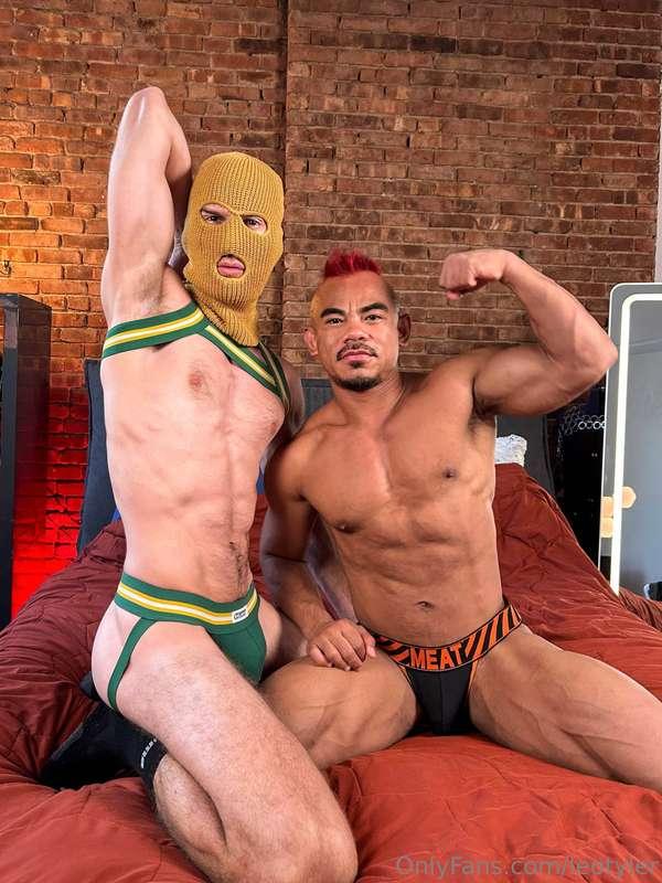 Showing off our muscles for you @defthatjason 