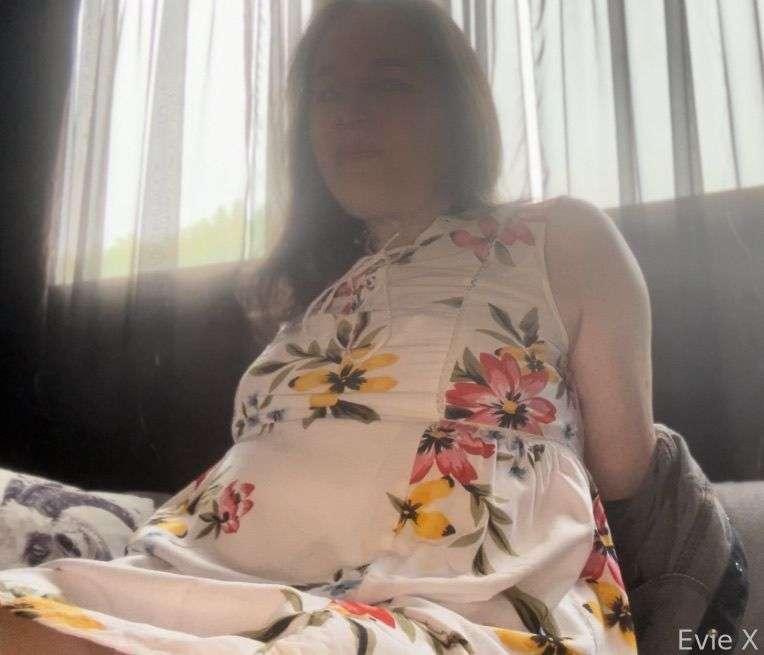 evie_x image #1