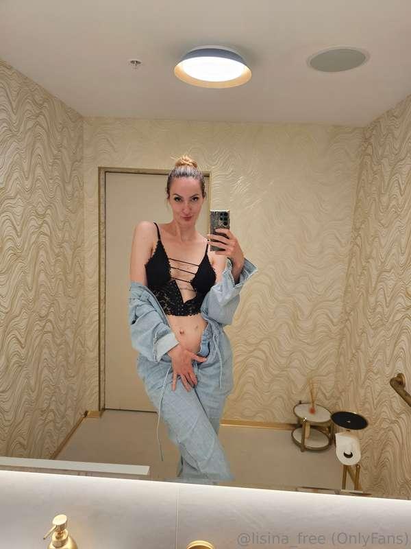 If you've had sex in a dressing room... message me the story..
