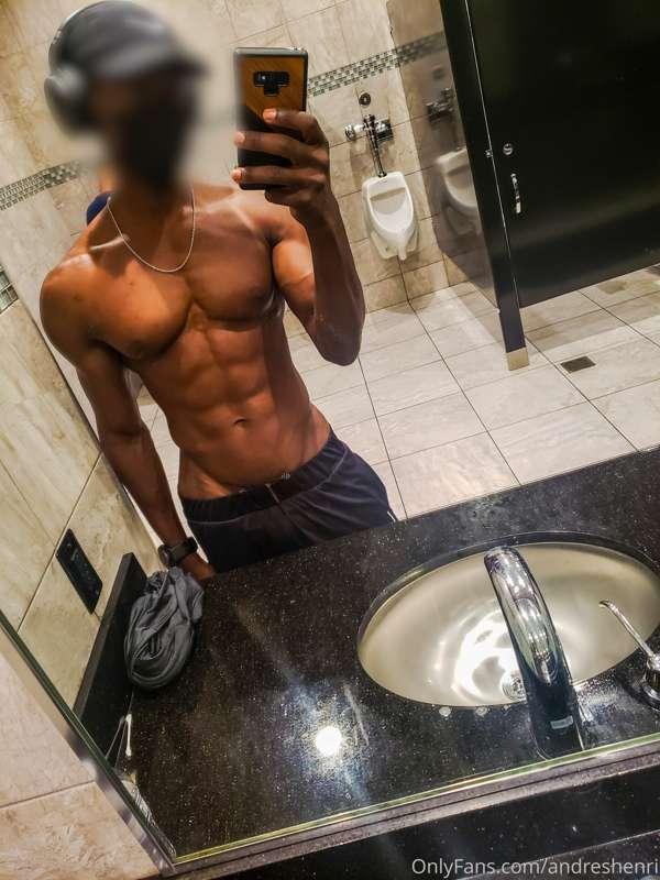Cause I'm out here grinding💪🏿😜