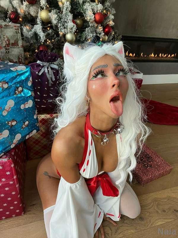 I want to be a Christmas present so I can get laid under the..