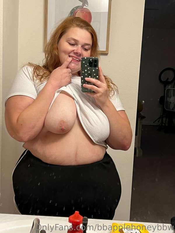 Morning tits 😋

What’s your favorite type of content I post?..