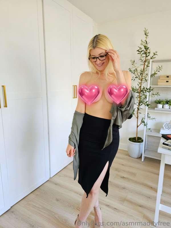 In office 😈💦VIP @asmrmaddy 