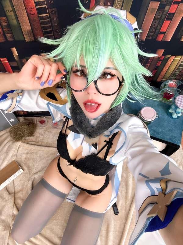 Do you like green haired girl? I've always crushed so much o..