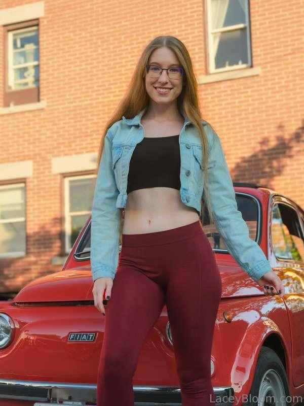 Small and cute, just like me 🚗❤️ @laceybloom