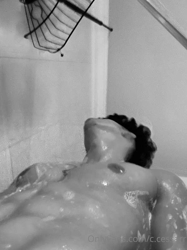 hot showers are the best showers😌 people who tip $ will rece..