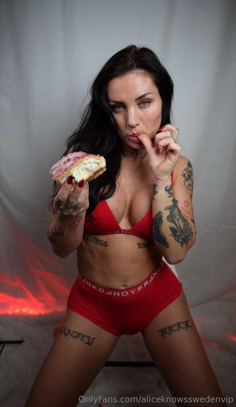 I'd love it if you gave me a little taste 😈💋