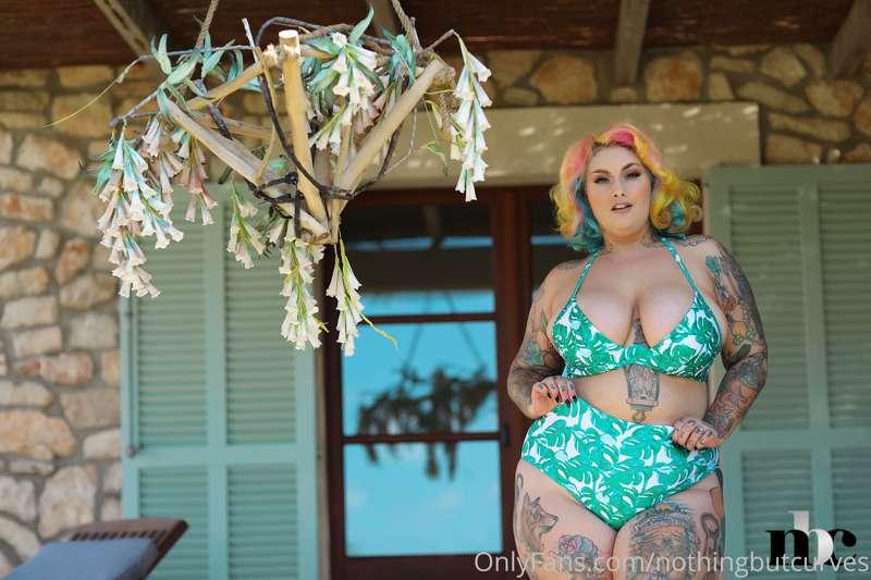 Like this post if you wanna see more 🤤 😍 #WelikethemTHICC