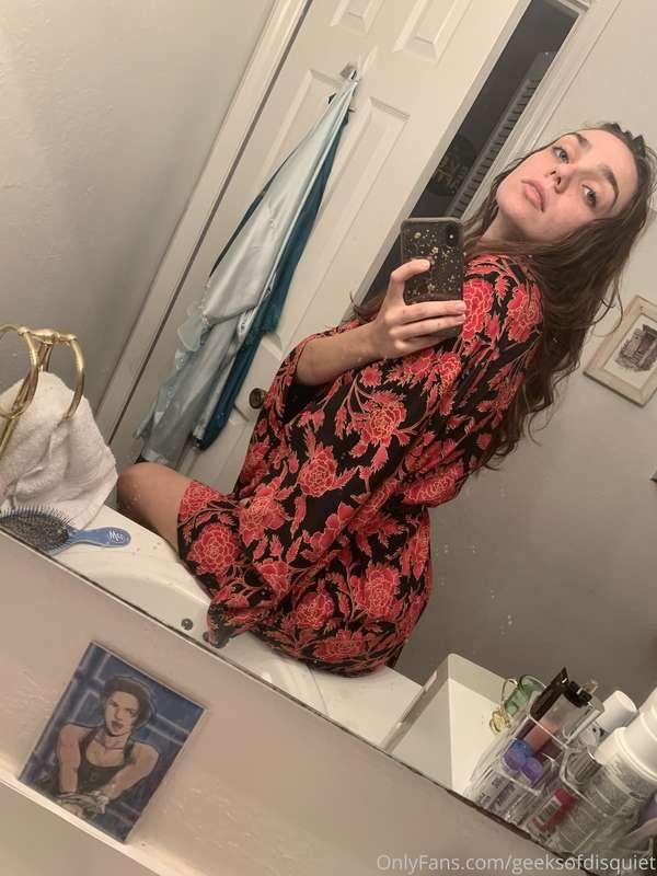 Nothing like a self care ft.my mirror I need to clean ✨