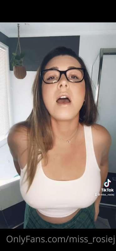 Okay who wants to see all my uncensored videos?? 
65% off fo..