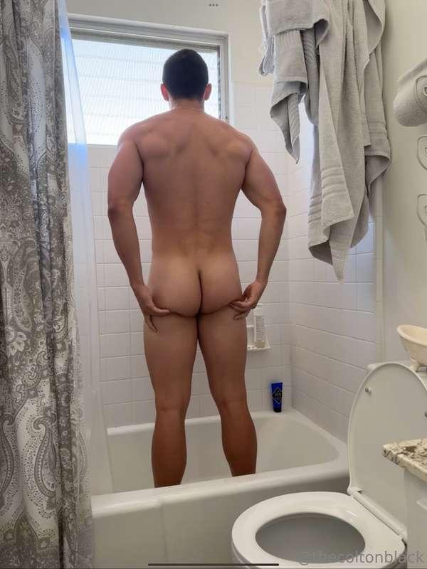 Happy hump day 🍑