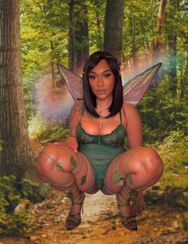 Within the tangled heart of the forest, Lauren parted the iv..