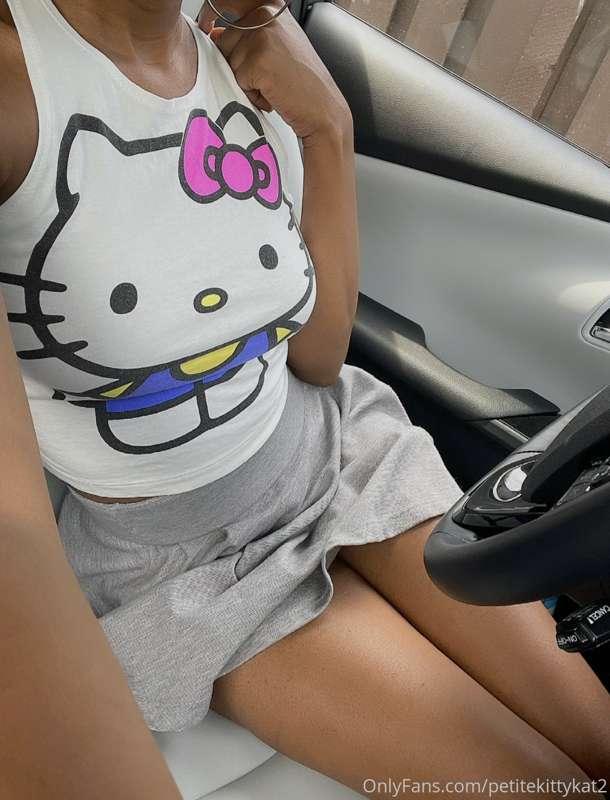 OFOTD brought to you by Hello Kitty! With a nice up skirt vi..