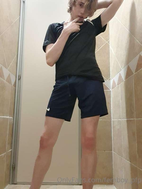 Whats your favorite sport? Mine is railing and getting raile..