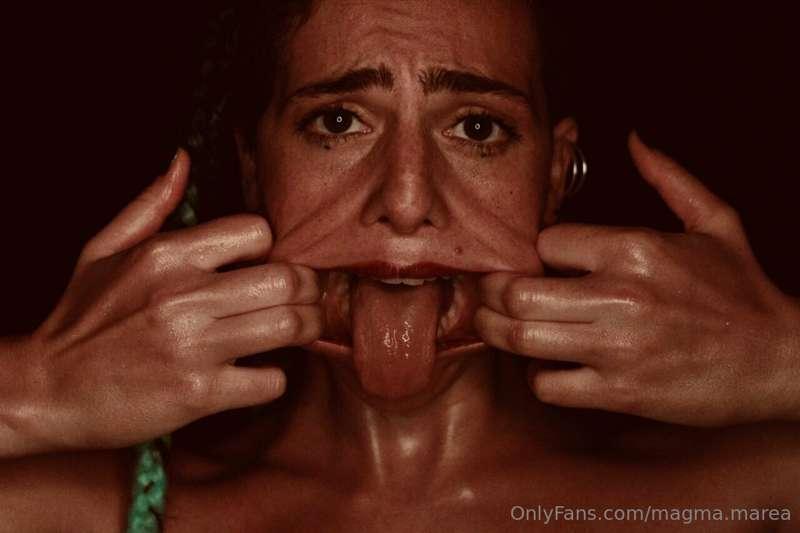 “Meglio porca che fascista”
(Rivisitazione della citazione d..