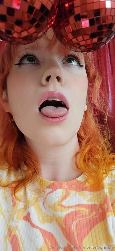 redvelvetwoman image #1