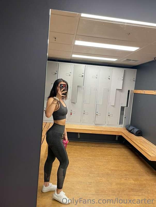 What would you do if I started squatting in front of you ? 😏