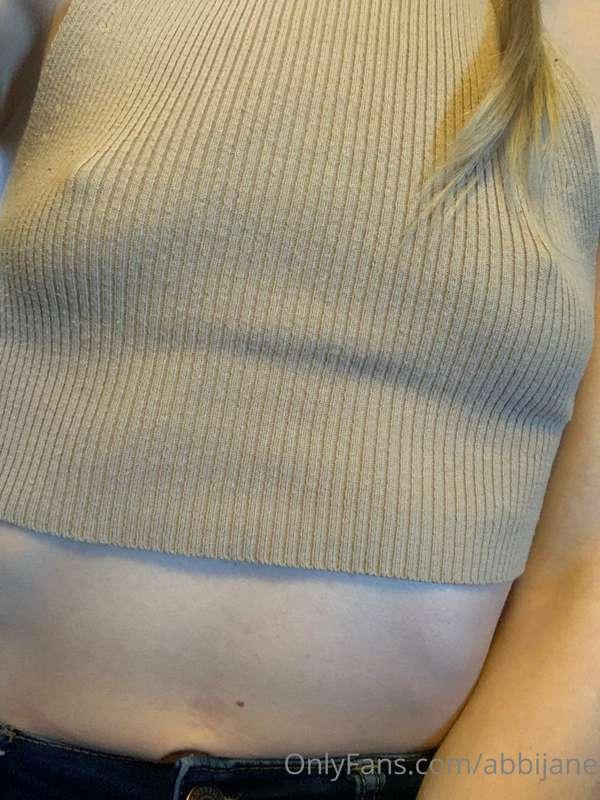 Do you think I’m cold 😉🥰

💜 Happy Titty Thursday 💜