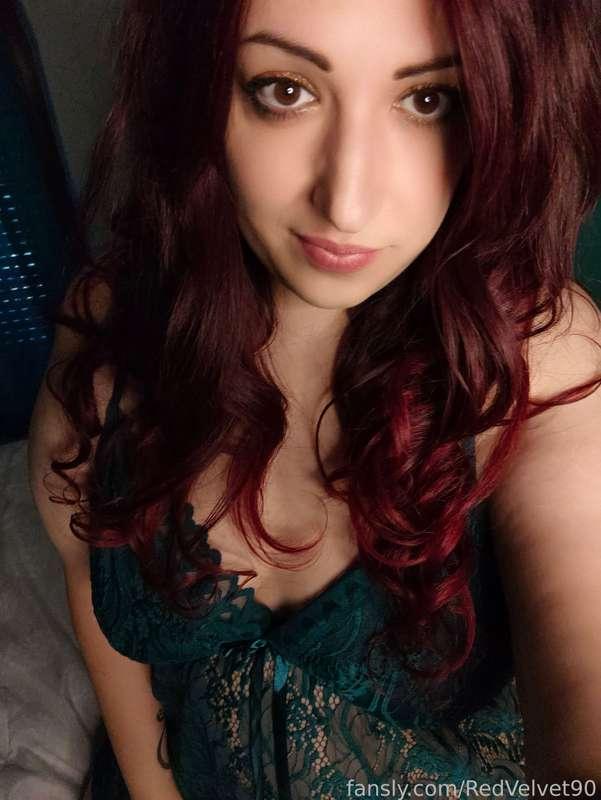Con il mio nuovissimo babydoll verde di pizzo, lo adoro... Mi piace tantissimo, e a te? 💚❤️