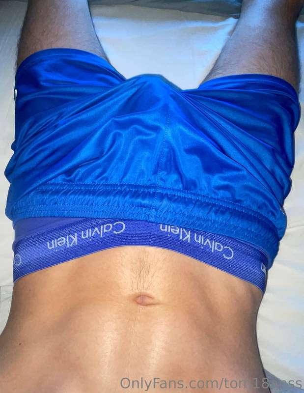 My blue short🥵 new vidéo ejaculation to night 💪🥰