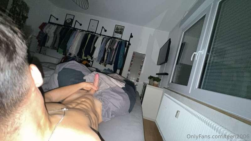 Who wants to suck💦😈👅?