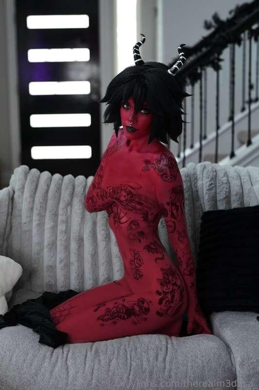 i kinda like how my pussy looks when it’s all red 