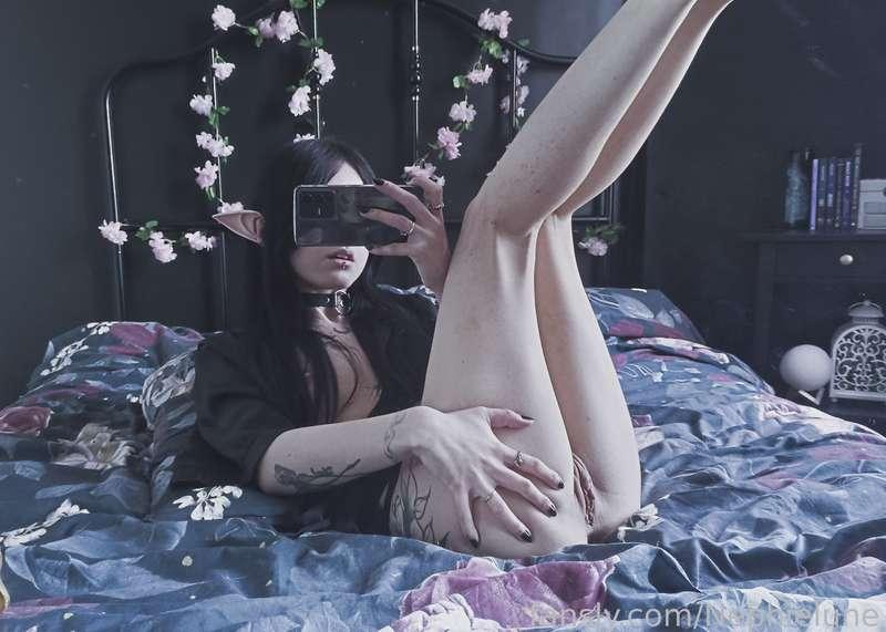 Would you come to bed with me? ☁️

 · ˚☁︎ ｡⋆ ☽˚｡ · #goth #alternative #petite #brunette #witch #tattoos #fantasy #cute #inked · ｡˚☾ ⋆ ｡ ☁︎˚ · 
