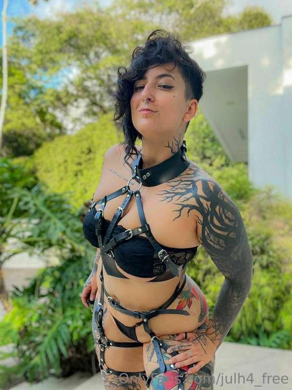 do you like the dominant vibe or submissive?