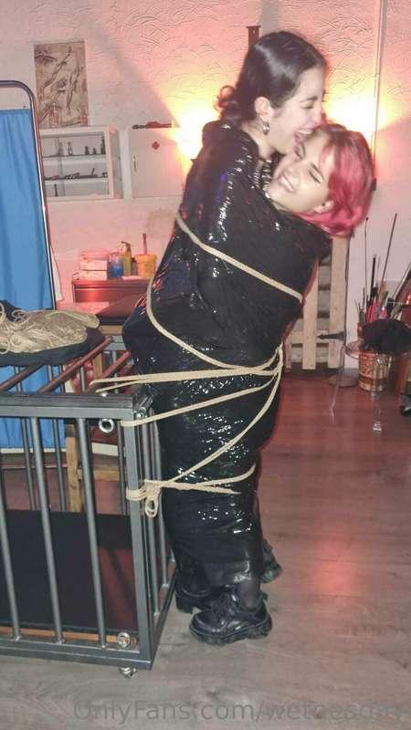 Fotos from when I went to a kinky party with @neerukitten an..
