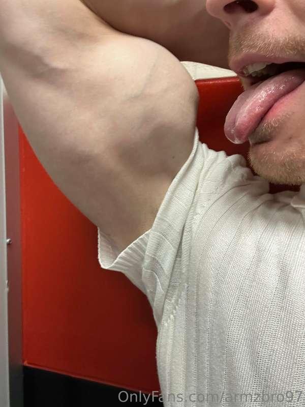 armzbro97 image #1
