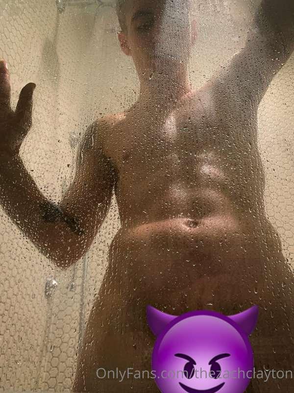 caught with my 🍆 pressed up against the glass.. bet u like t..