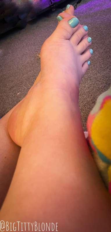 bigtittyblonde image #1