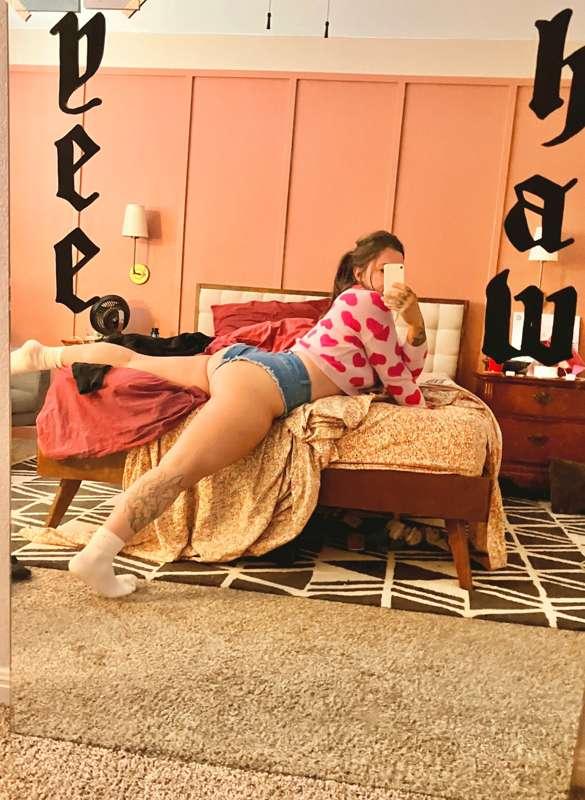 You walk in on me scrolling Instagram in this position- what..