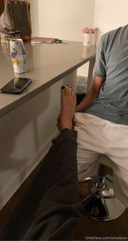 new toes who this 😋