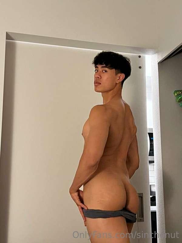 workin on poses today, hope u like my body 🥺