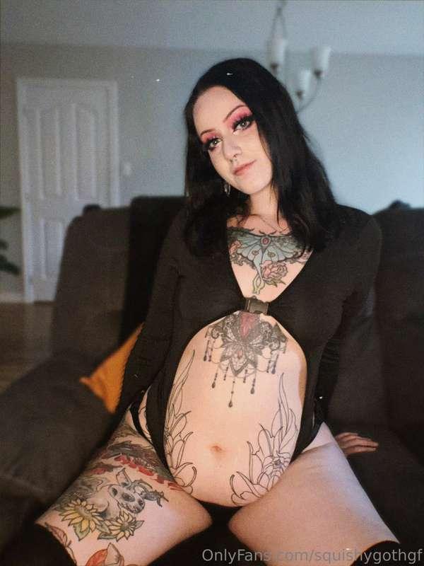 I loooove eating whatever the fuck I want to grow this big b..