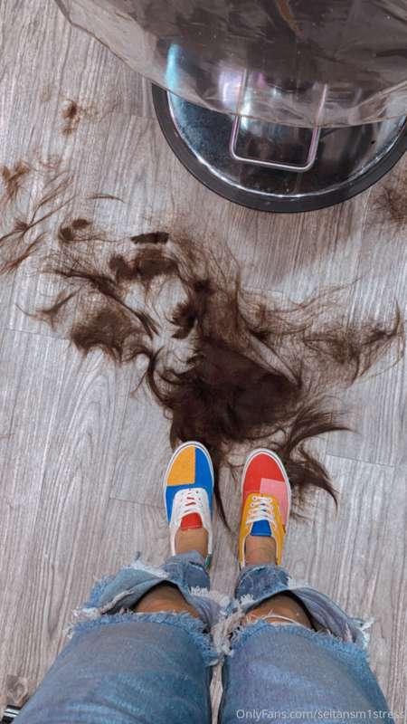 Hi bbys! 💕

I’m alive. I’ve been working my t!ts off and als..