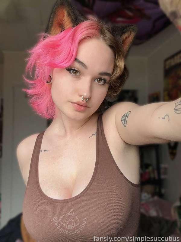 pretty kitty✨

#fyp #cute #animalgirl #sfw #catgirl #egirl #findom #uwu #tatted #tattoos #pierced #egirls #lewds #betasafe #pretty