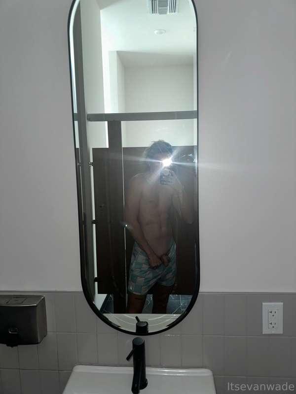 itsevanwade image #1