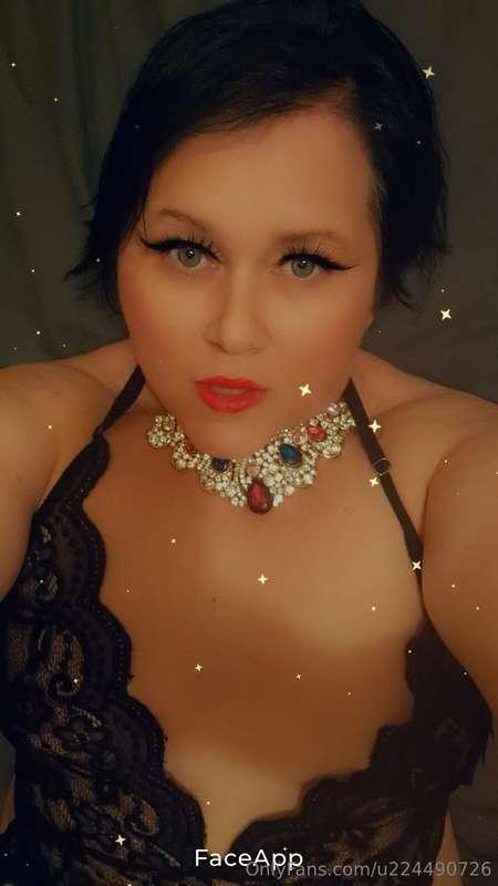 I'm offering girlfriend experience baby. Just pop me a messa..
